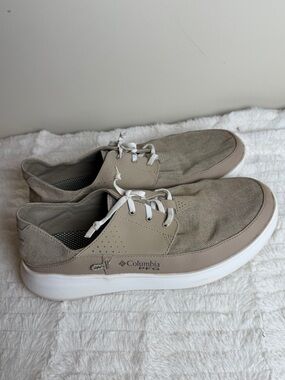 Columbia Men's Lace-Up Sneakers in Taupe and White